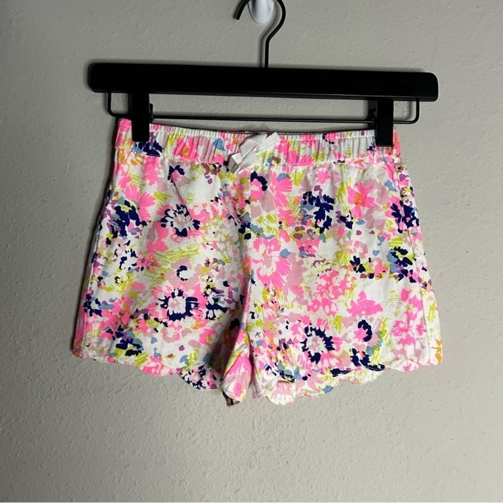 Crown & Ivy Kids Floral Scallop Hem Shorts Size 6X